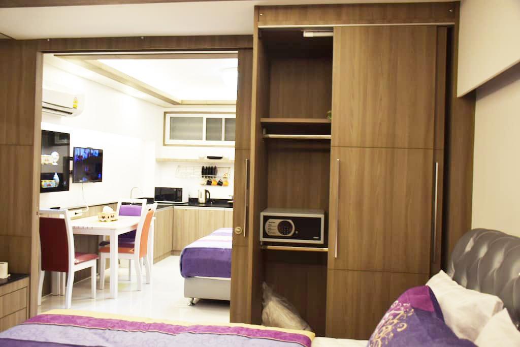 Family Suite Room Pratunam 방콕 외부 사진
