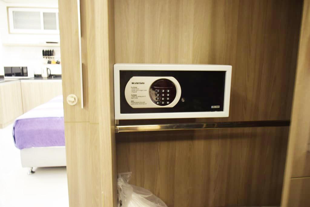 Family Suite Room Pratunam 방콕 외부 사진